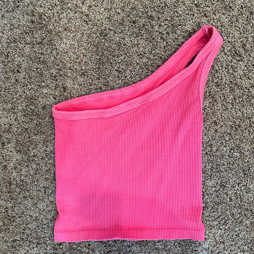 One shoulder crop top